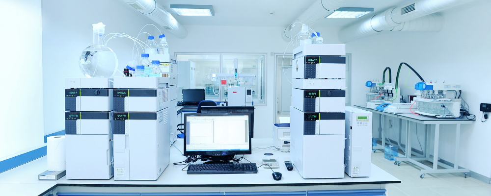 Do czego służy zamrażarka niskotemperaturowa w laboratorium?